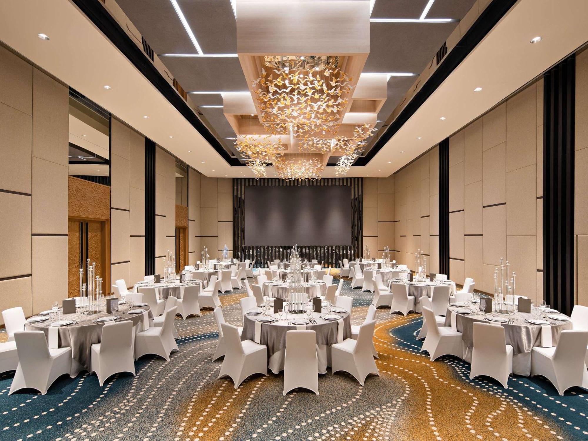 Moevenpick Hotel Jakarta City Centre Exterior foto